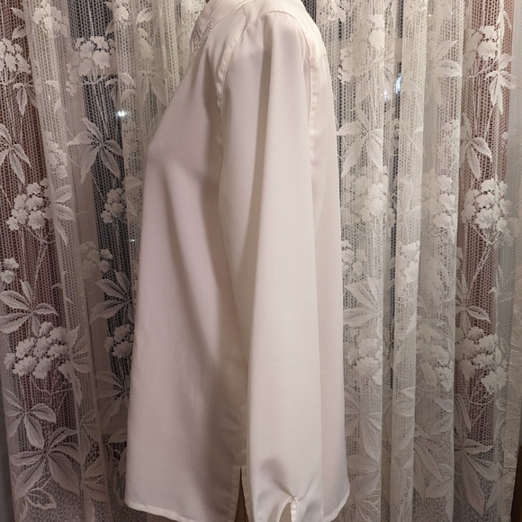 Cream detailed blouse - Picture 5 of 5